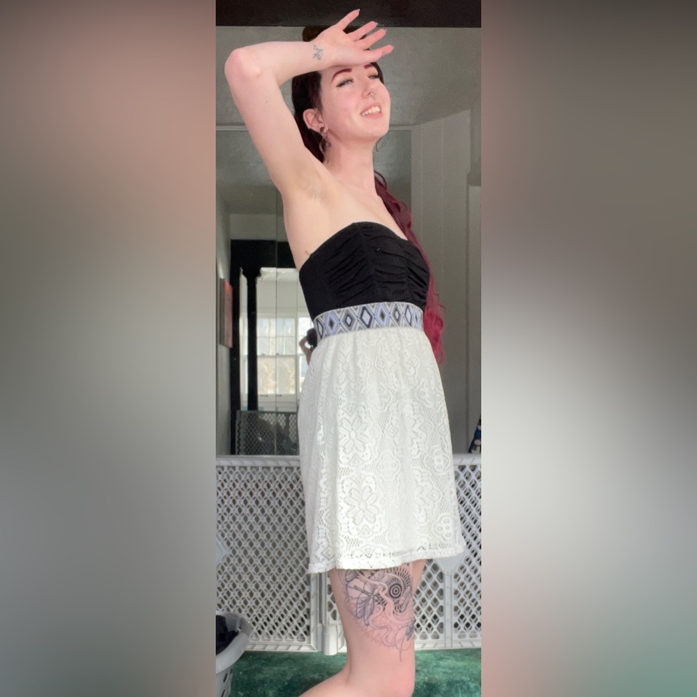 SHORT strapless dress